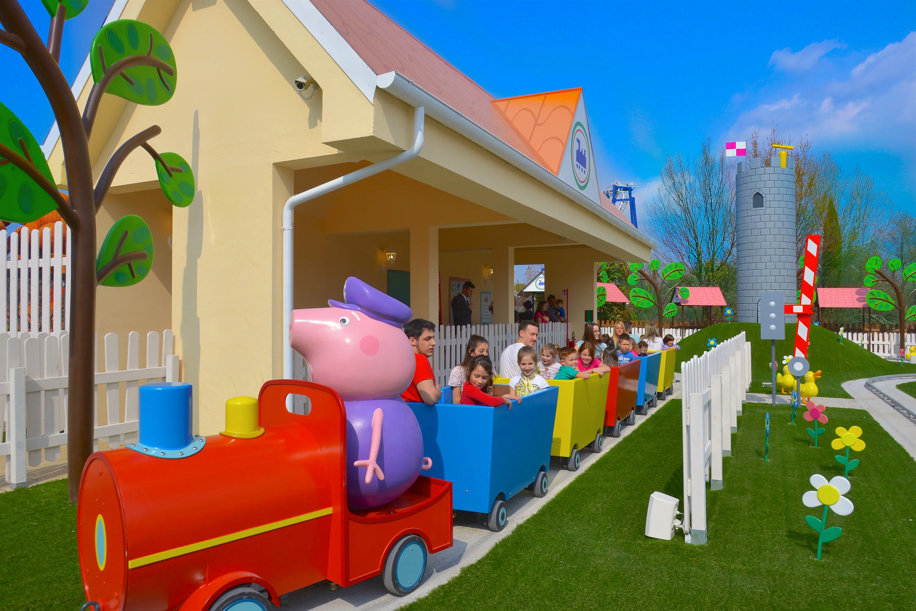 Gardaland Park - Peppa Pig Land - Il Trenino di Nonno Pig